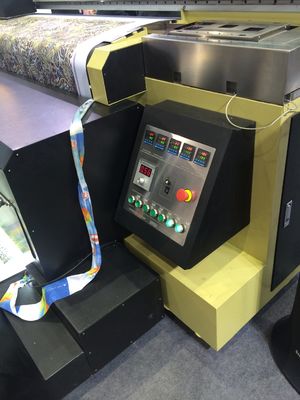 Máy in thăng hoa với 4 đầu Epson DX7 để làm cờ khác nhau