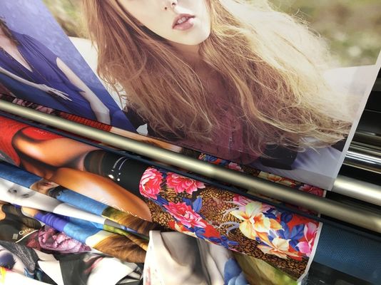 Máy in vải kỹ thuật số tự động ngoài trời và trong nhà để hiển thị cờ